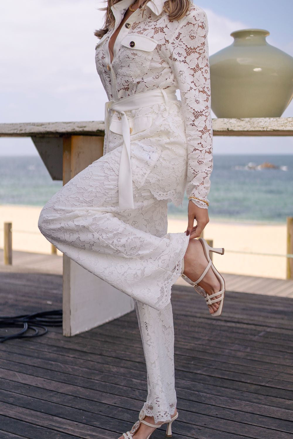 CALÇA COM RENDA